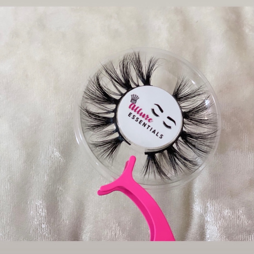 Allureeessentials - Picture 3 of 16